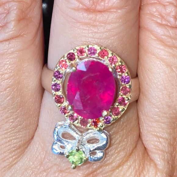 Classy Genuine Ruby Ring with Gemstones - Picture 12 of 12
